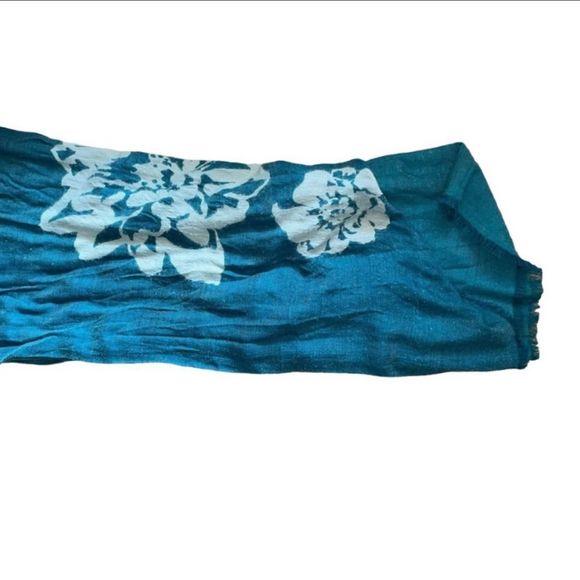 Vintage Floral Pashmina purchased at Anthropologie Bid Now = Discounted Shipping - Picture 7 of 12